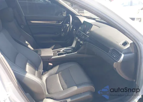 2021 Honda Accord Sport 2.0T z USA, uszkodzony, nr VIN 1HGCV2F33MA021616